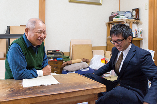 Hori-shi, Carving master, Mr. Shunzo Matsuda
